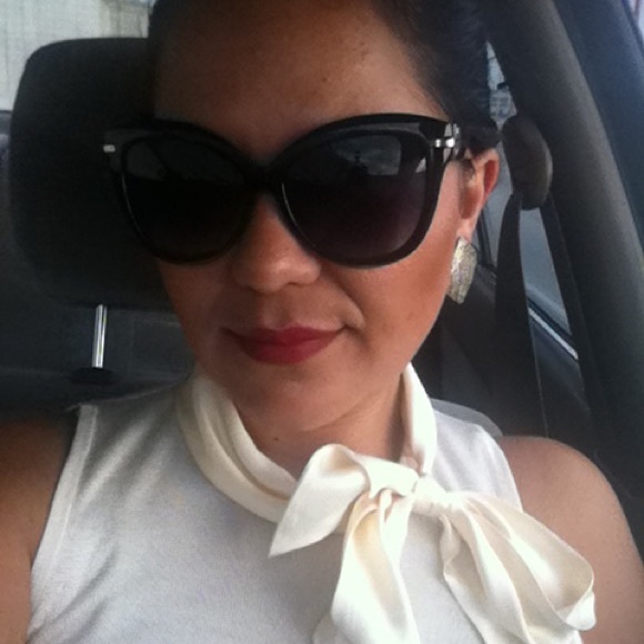 Meet your Posher, Sunny - Picture 1 of 3